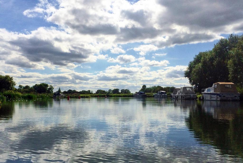 Oxford Riverside Glamping 외부 사진