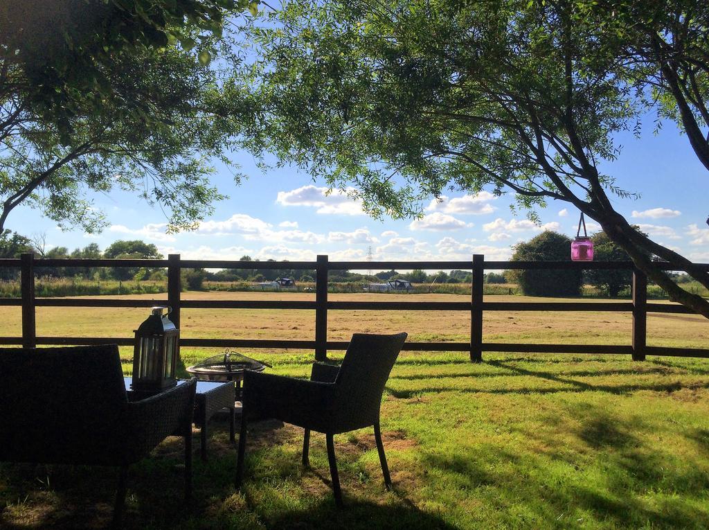 Oxford Riverside Glamping 외부 사진