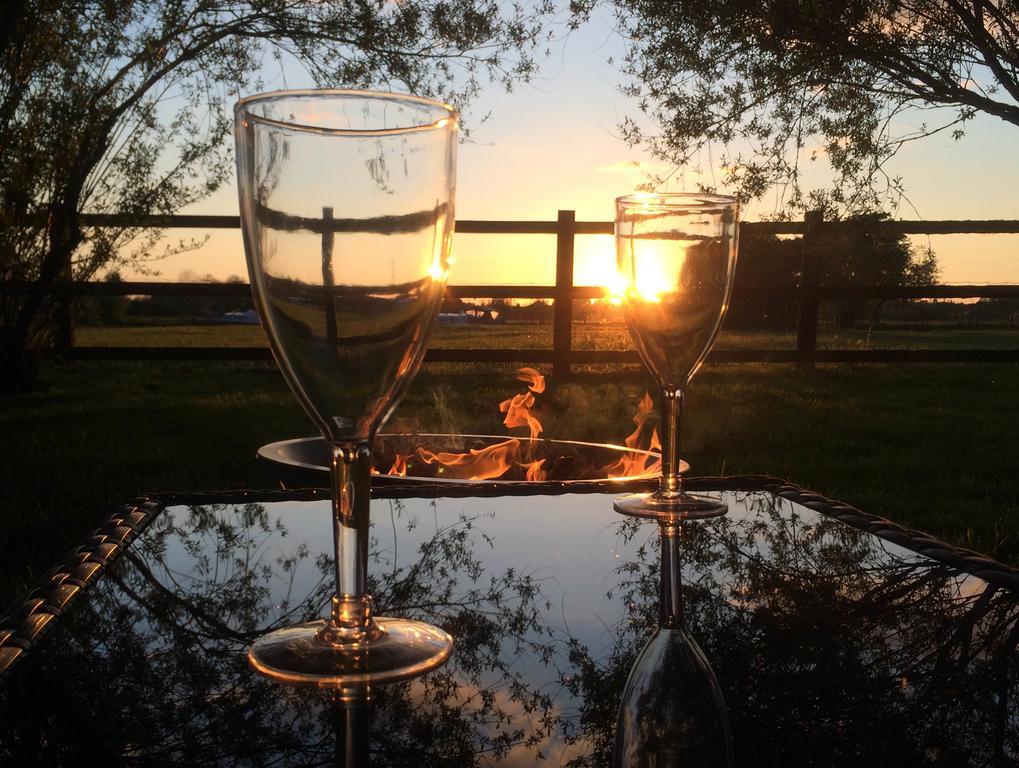Oxford Riverside Glamping 외부 사진